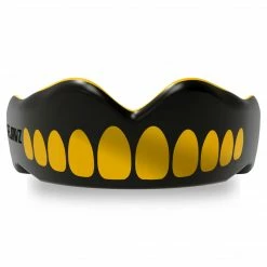 ACCESSORIES SAFEJAWZ® EXTRO SERIES SELF-FIT GOLDIE MOUTHGUARD. 6 ACCESSORIES SAFEJAWZ® EXTRO SERIES SELF-FIT GOLDIE MOUTHGUARD.